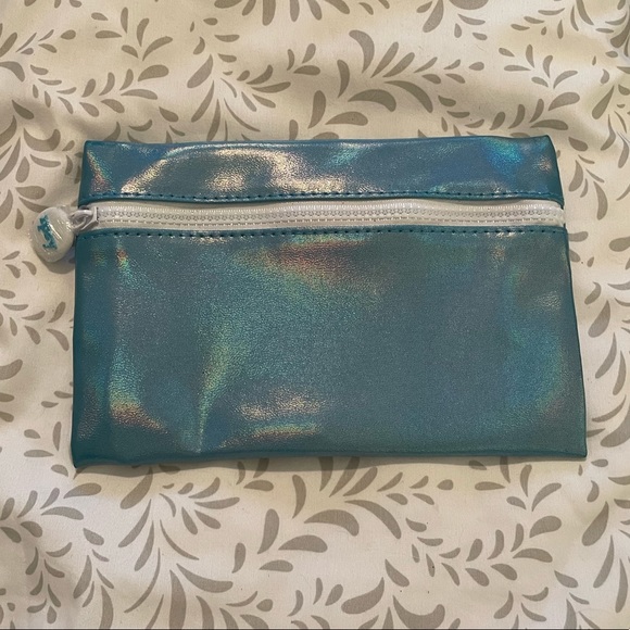 Ipsy bag - Picture 1 of 3